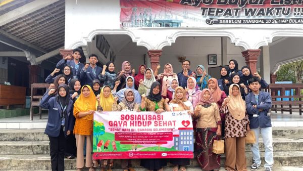 Sosialisasi Gaya Hidup Sehat di Desa Sumberbendo: Mahasiswa KKN Universitas Bhinneka PGRI Ajak Warga Terapkan Pola Hidup Sehat Sejak Dini